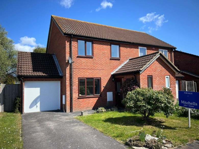 Click the photo for more details of Highcliffe On Sea, Christchurch, Dorset