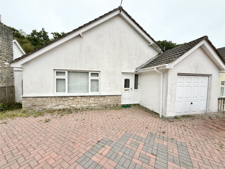 Click the photo for more details of Highcliffe On Sea, Christchurch, Dorset