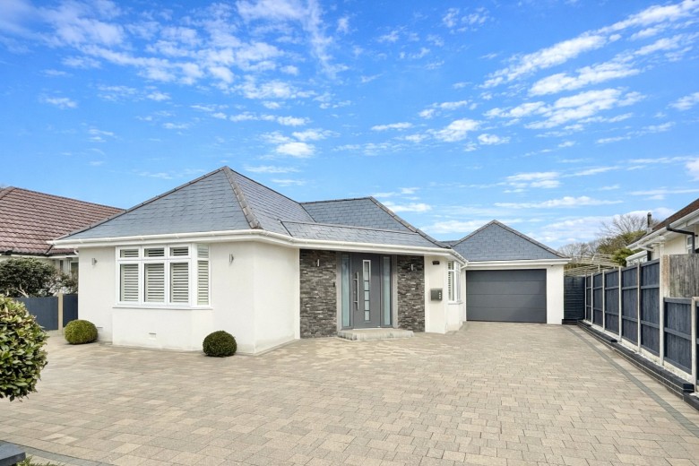 Click the photo for more details of Friars Cliff, Christchurch, Dorset