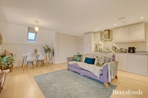 Click the photo for more details of Faringdon Avenue, 1A Faringdon Avenue, Romford