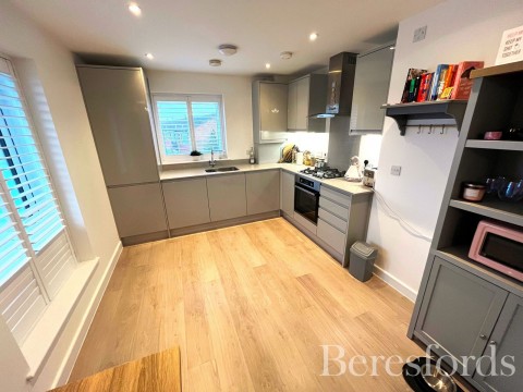 Click the photo for more details of Faringdon Avenue, Romford, Havering