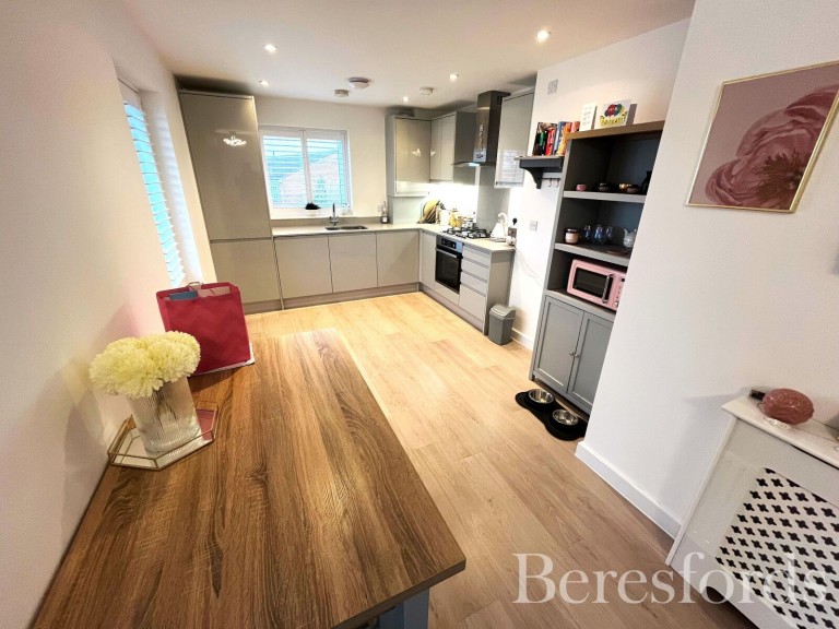 Images for Faringdon Avenue, Romford, Havering