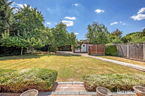 Click the photo for more details of Stapleford Abbotts, Romford, Essex