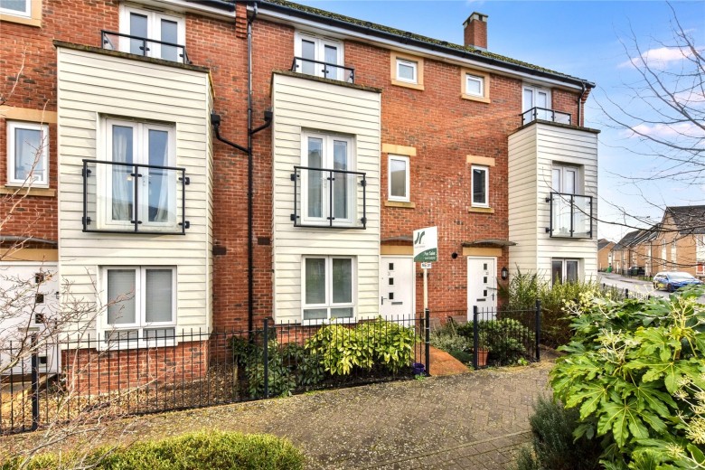 Click the photo for more details of Blackthorn Road, Didcot, OX11