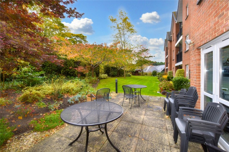 Click the photo for more details of Rymans Court, Didcot, Oxfordshire, OX11