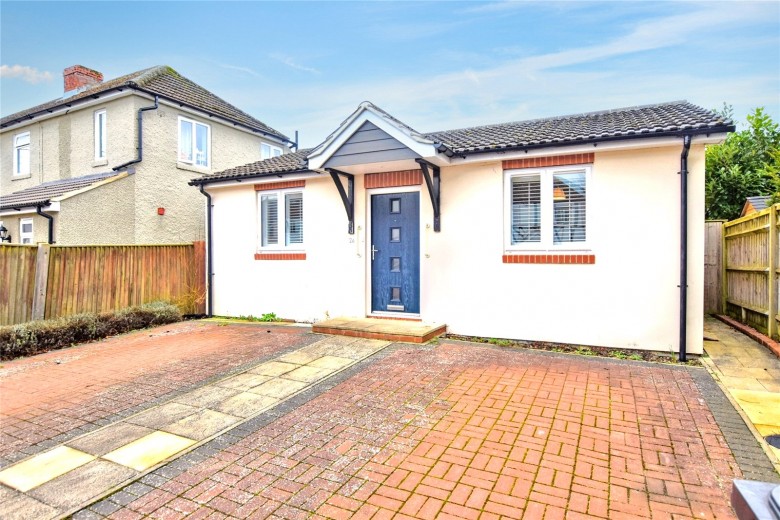 Click the photo for more details of Tavistock Avenue, Didcot, Oxfordshire, OX11