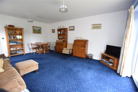 Click the photo for more details of Tavistock Avenue, Didcot, Oxfordshire, OX11