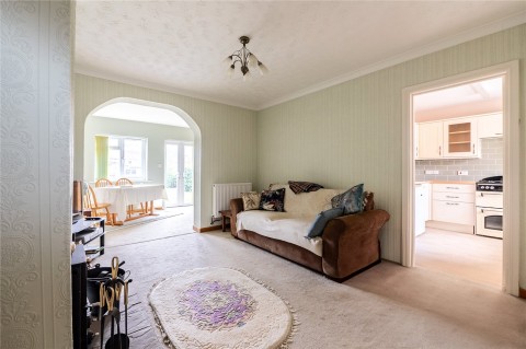 Click the photo for more details of Oxford Crescent, Didcot, Oxfordshire, OX11