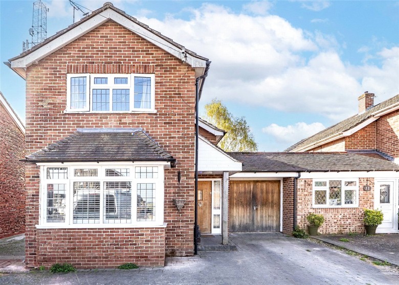 Click the photo for more details of Blenheim Close, Didcot, Oxfordshire, OX11