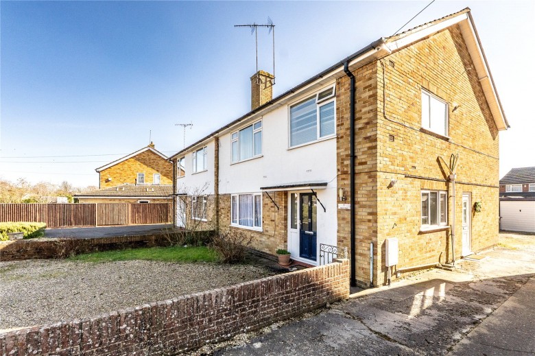 Click the photo for more details of Merritt Road, Didcot, Oxfordshire, OX11
