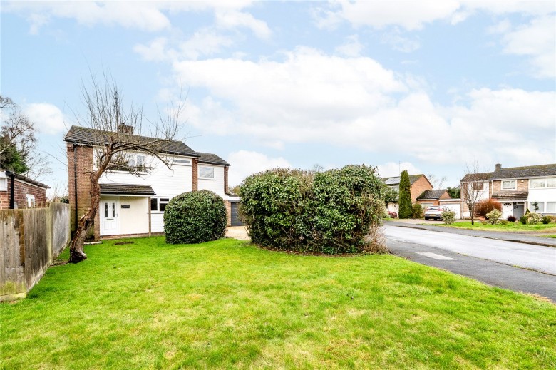 Click the photo for more details of Chambrai Close, Appleford-On-Thames, Abingdon, Oxfordshire, OX14