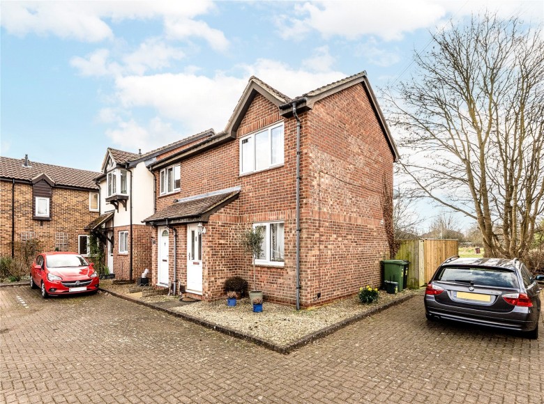 Click the photo for more details of Roding Way, Didcot, Oxfordshire, OX11