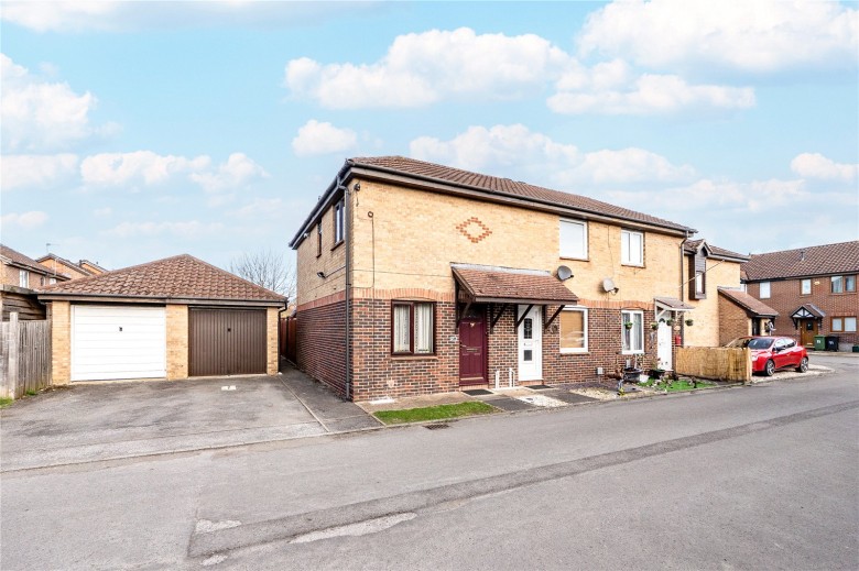 Click the photo for more details of Welland Avenue, Didcot, Oxfordshire, OX11