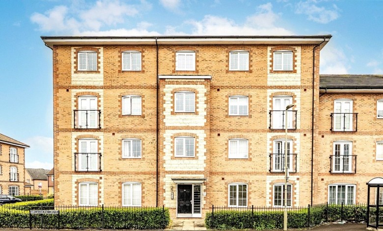 Click the photo for more details of Diamond Drive, Didcot, Oxfordshire, OX11