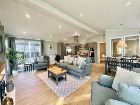 Click the photo for more details of Avon Beach, Mudeford, Christchurch