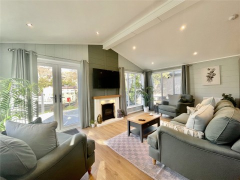 Click the photo for more details of Avon Beach, Mudeford, Christchurch