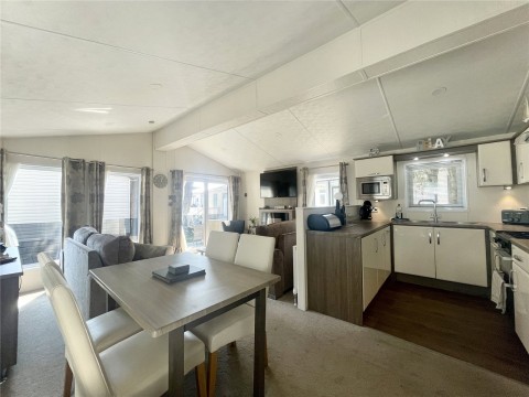 Click the photo for more details of Avon Beach, Mudeford, Christchurch