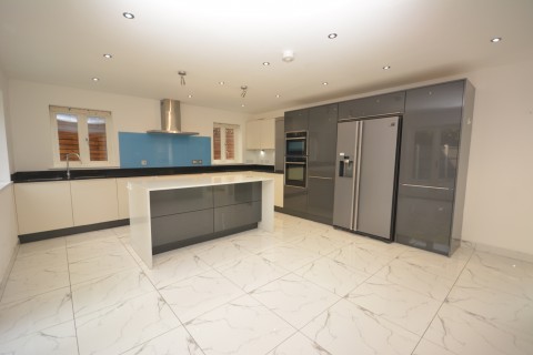 Click the photo for more details of New Road, Chelmsford, Essex