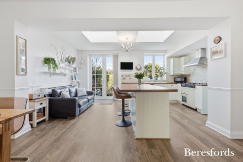 Click the photo for more details of Gidea Park