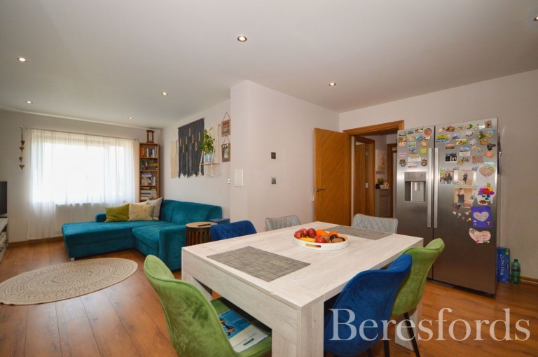 Images for Spring Gardens, Romford