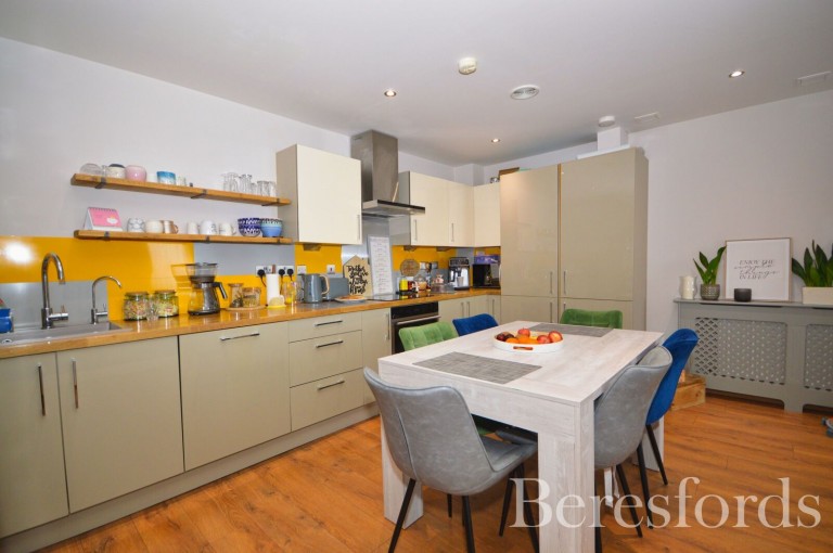 Images for Spring Gardens, Romford
