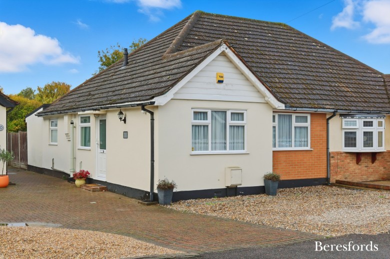 Click the photo for more details of Mountnessing, Brentwood, Essex