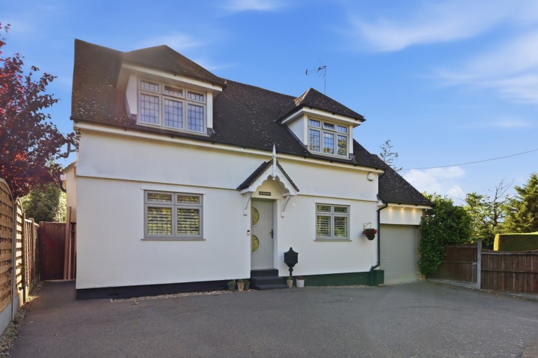 Click the photo for more details of Doddinghurst Road, Doddinghurst, Brentwood