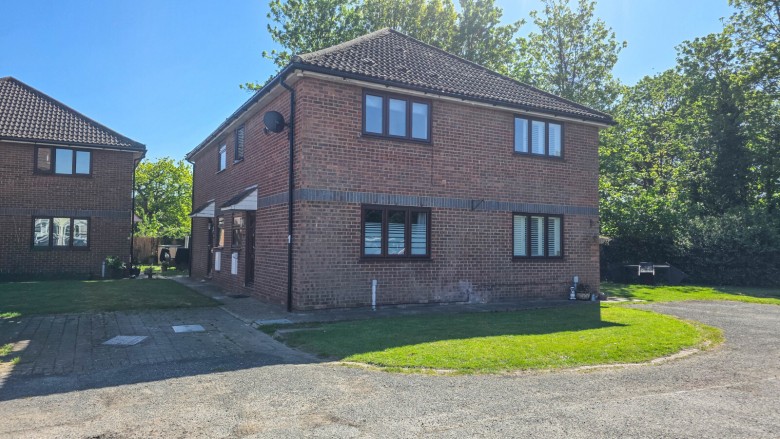 Click the photo for more details of Brentwood Road, Gidea Park