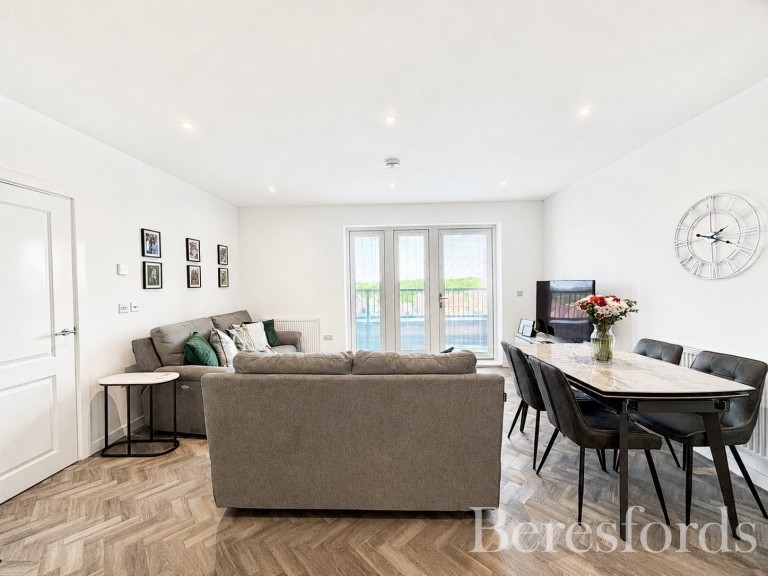 Images for Finlay Gardens, Hornchurch