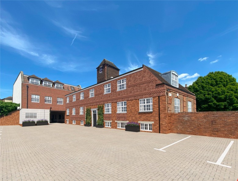 Click the photo for more details of West Street, Farnham, Surrey