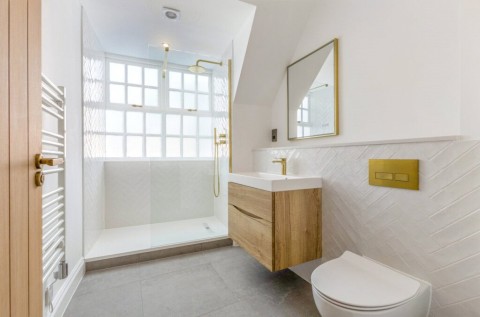 Click the photo for more details of West Street, Farnham, Surrey