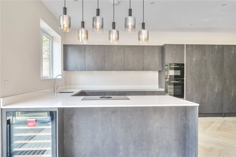 Click the photo for more details of Queens Road, Walton-On-Thames