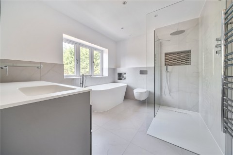 Click the photo for more details of Queens Road, Walton-On-Thames