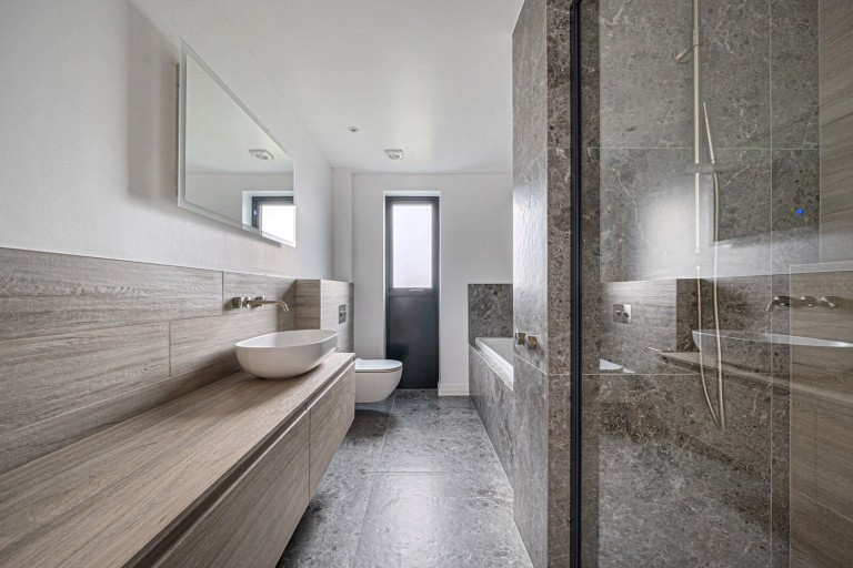 Images for Kingfield Green, Woking