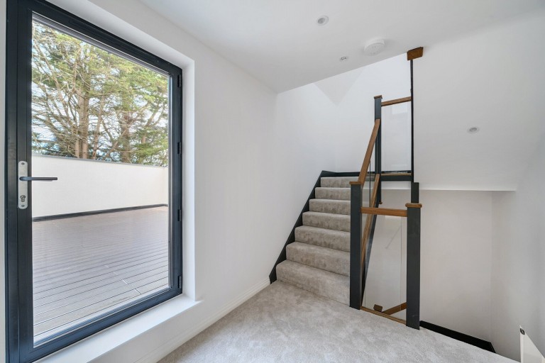 Images for Kingfield Green, Woking