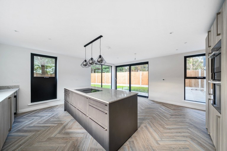 Images for Kingfield Green, Woking