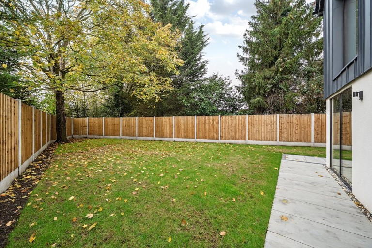 Images for Kingfield Green, Woking