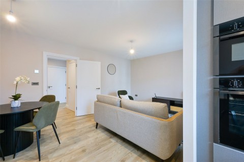 Click the photo for more details of Littleworth Road, 2 Littleworth Road, Esher