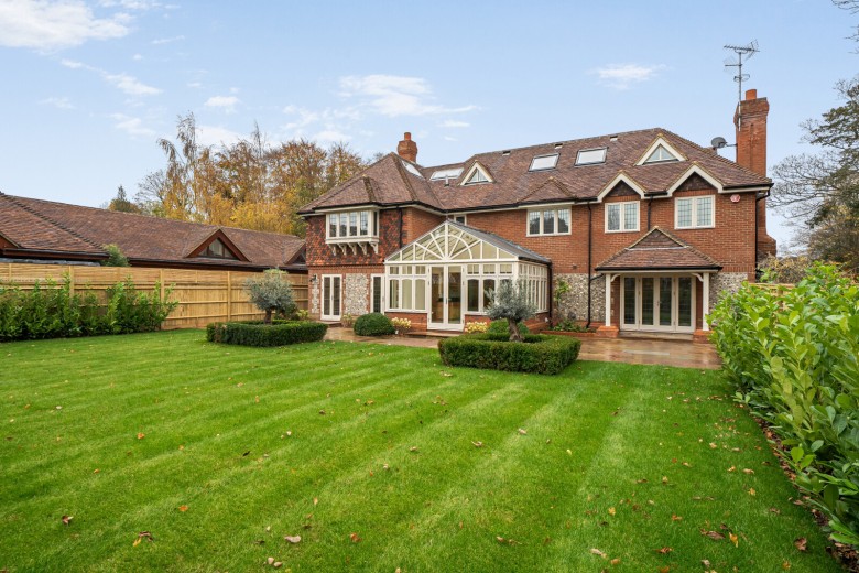 Click the photo for more details of Epsom Road, East Horsley