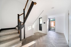 Images for Kingfield Green, Woking