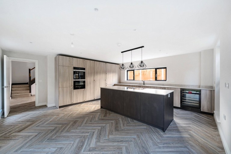 Images for Kingfield Green, Woking