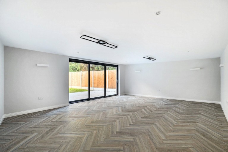 Images for Kingfield Green, Woking