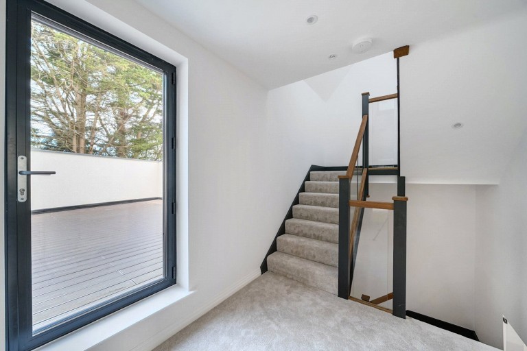 Images for Kingfield Green, Woking