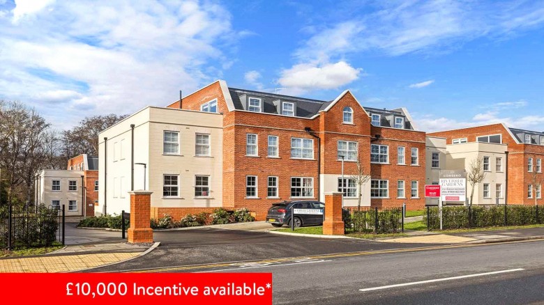 Click the photo for more details of Oatlands Drive, Weybridge, Surrey