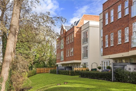 Click the photo for more details of Oatlands Drive, Weybridge, Surrey