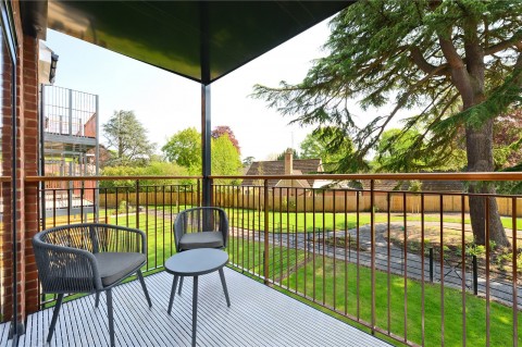 Click the photo for more details of Shores Road, Horsell