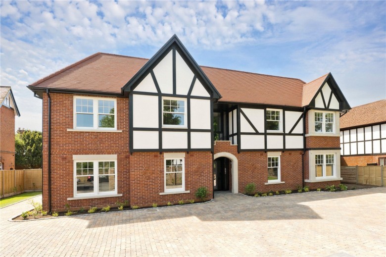 Click the photo for more details of Beauchamp Road, East Molesey