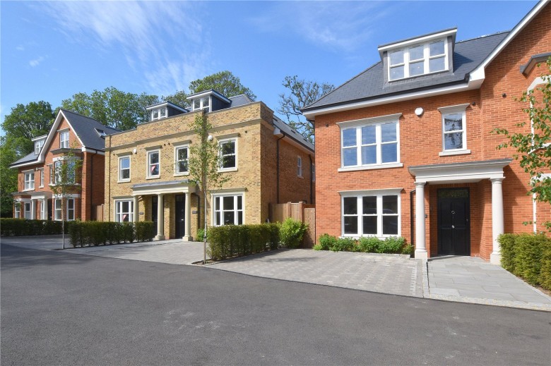 Click the photo for more details of Copsem Lane, Esher, Surrey