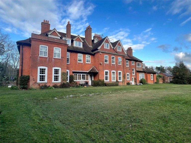 View Full Details for Netley Hill Estate, Southampton, Hampshire, SO19