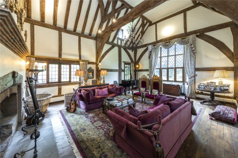 Click the photo for more details of Reigate Road, Leatherhead, KT22